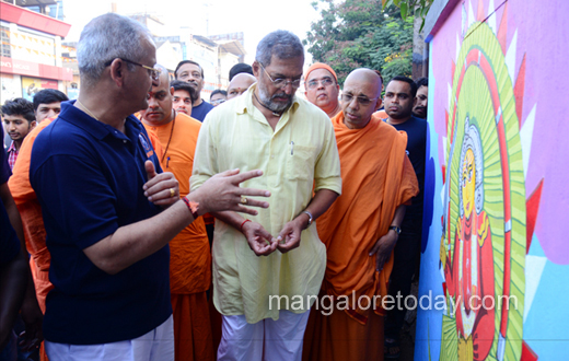 Nana Patekar flagged off the 200th cleanliness drive